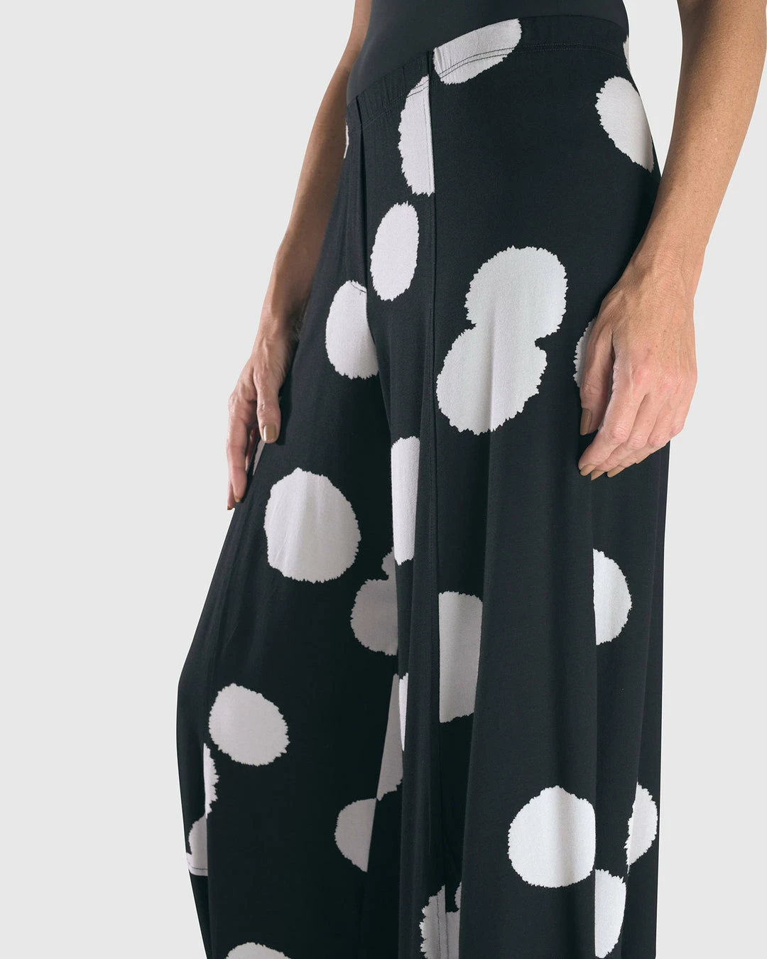 Alembika Alembika Large Dot Punto Pant, Black 5 Alembika Alembika Large Dot Punto Pant, Black