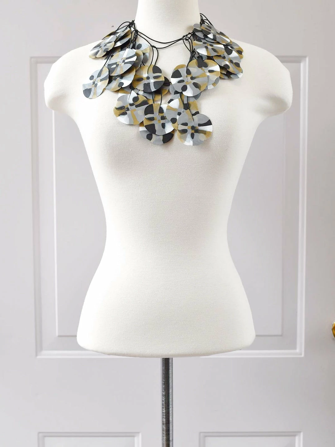 Ekeimenna By Annemieke Broenink Huge Recycled Pansy Necklace - Red