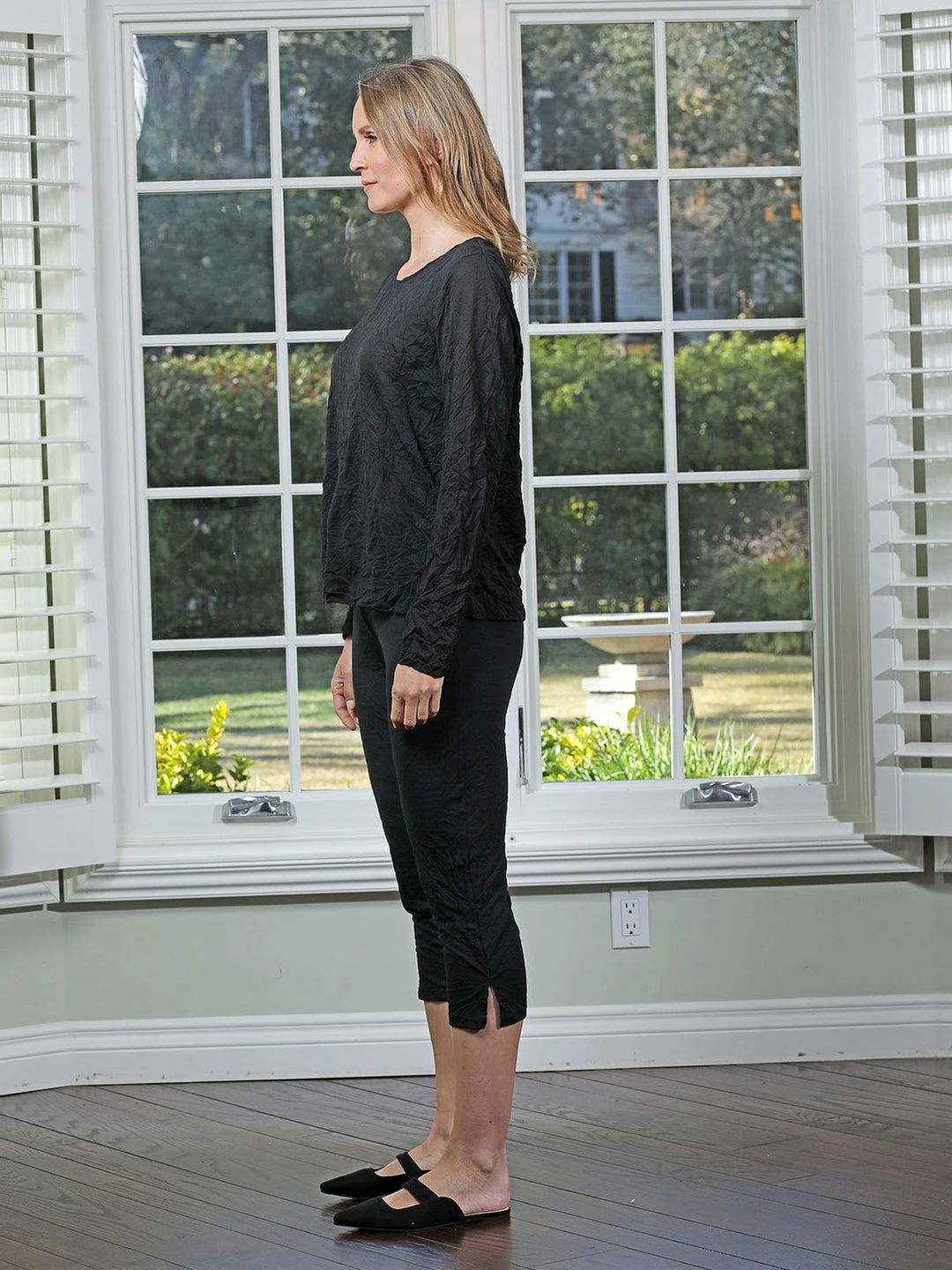 Chalet Chalet Et Ceci Crinkle Mesh Long Sleeve Basic Top, Black