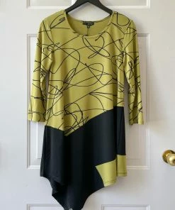 Kozan Dash Tunic, Script