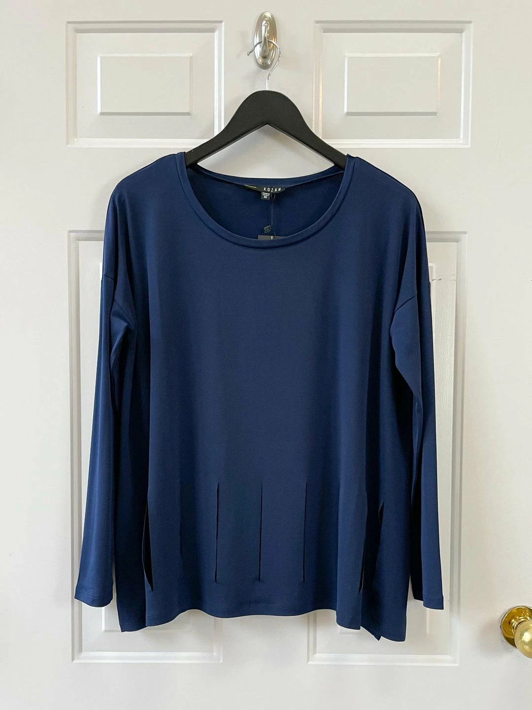 Kozan Delano Top, Deep Cut Out 11 Kozan Delano Top, Deep Cut Out