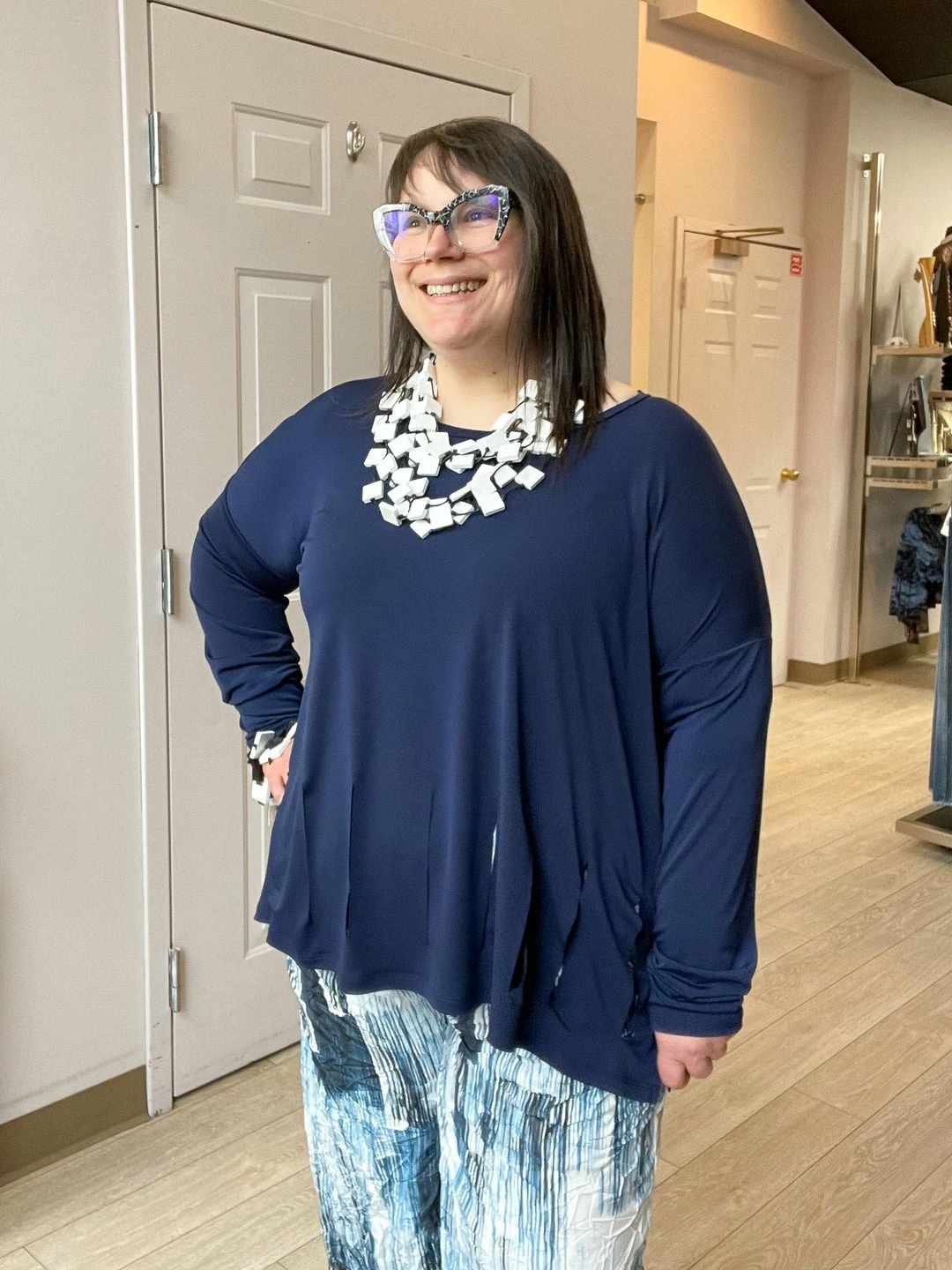 Kozan Delano Top, Deep Cut Out 3 Kozan Delano Top, Deep Cut Out