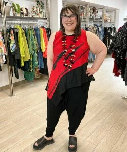 Mara Gibbucci Printed Asymmetric Tank, Red Mara Gibbucci 13 Mara Gibbucci Printed Asymmetric Tank, Red Mara Gibbucci