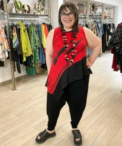 Mara Gibbucci Printed Asymmetric Tank, Red Mara Gibbucci 18 Mara Gibbucci Printed Asymmetric Tank, Red Mara Gibbucci