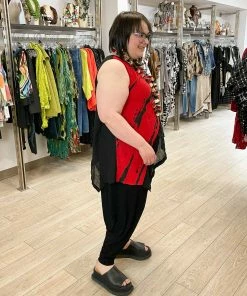 Mara Gibbucci Printed Asymmetric Tank, Red Mara Gibbucci 15 Mara Gibbucci Printed Asymmetric Tank, Red Mara Gibbucci