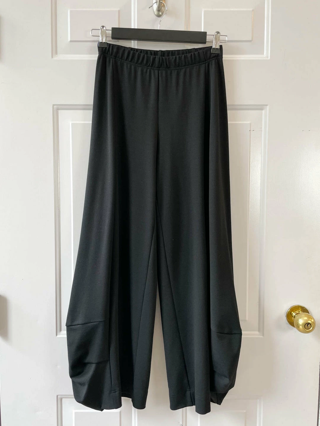 Q'Neel Ponte Seamed Lantern Pant, Black 3 Q'Neel Ponte Seamed Lantern Pant, Black