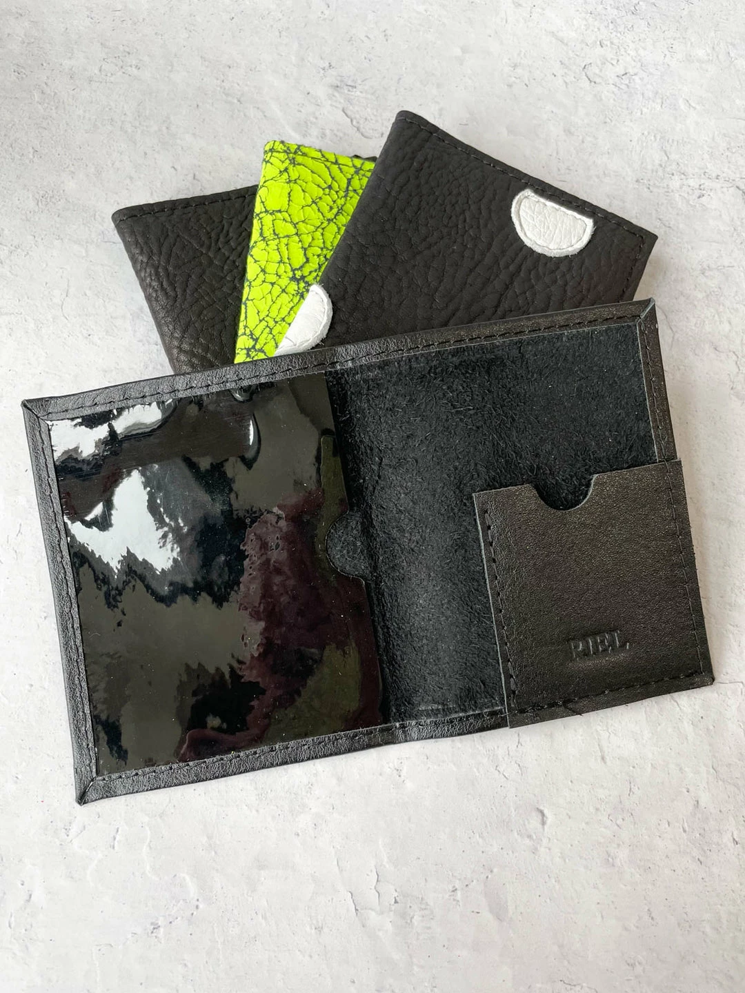 Riel Vax Card Holder, Shiny Black Riel 4 Riel Vax Card Holder, Shiny Black Riel