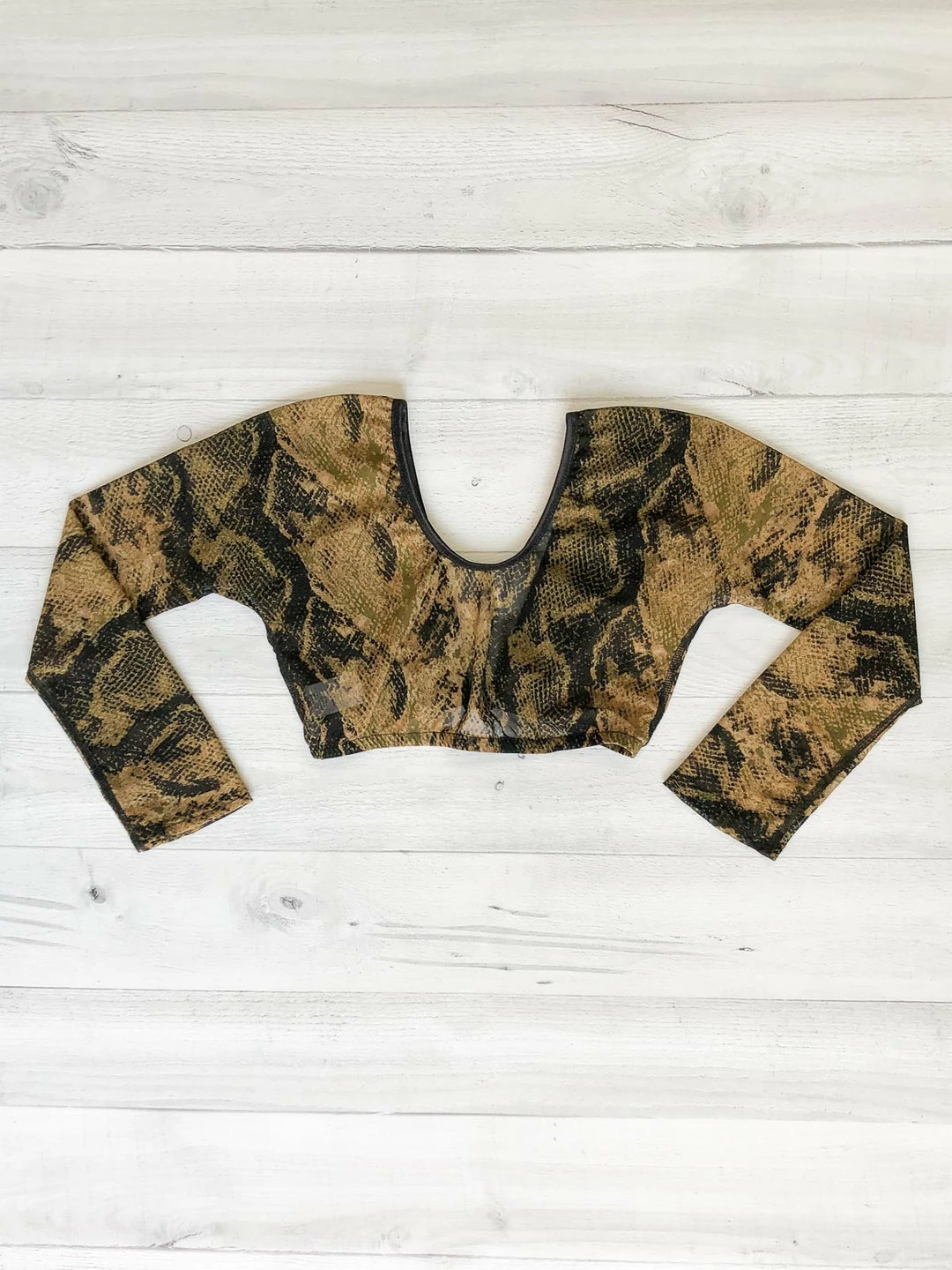 Sleevey Wonders Sleevey Wonders 3/4 Sleeve Snakeskin Mesh Sleeves, Green 4 Sleevey Wonders Sleevey Wonders 3/4 Sleeve Snakeskin Mesh Sleeves, Green