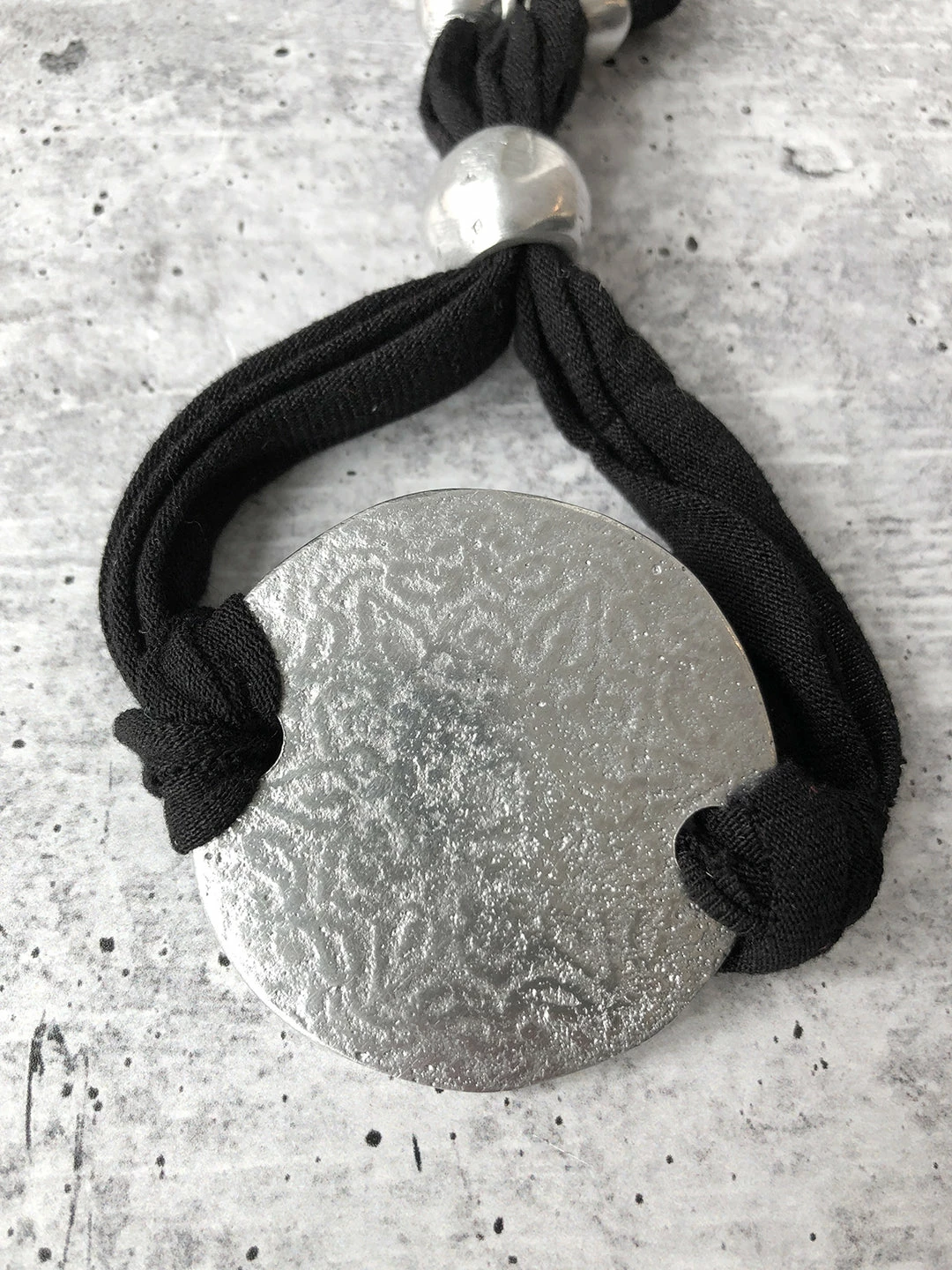 Vestopazzo Textured Round Bracelet Vestopazzo 5 Vestopazzo Textured Round Bracelet Vestopazzo