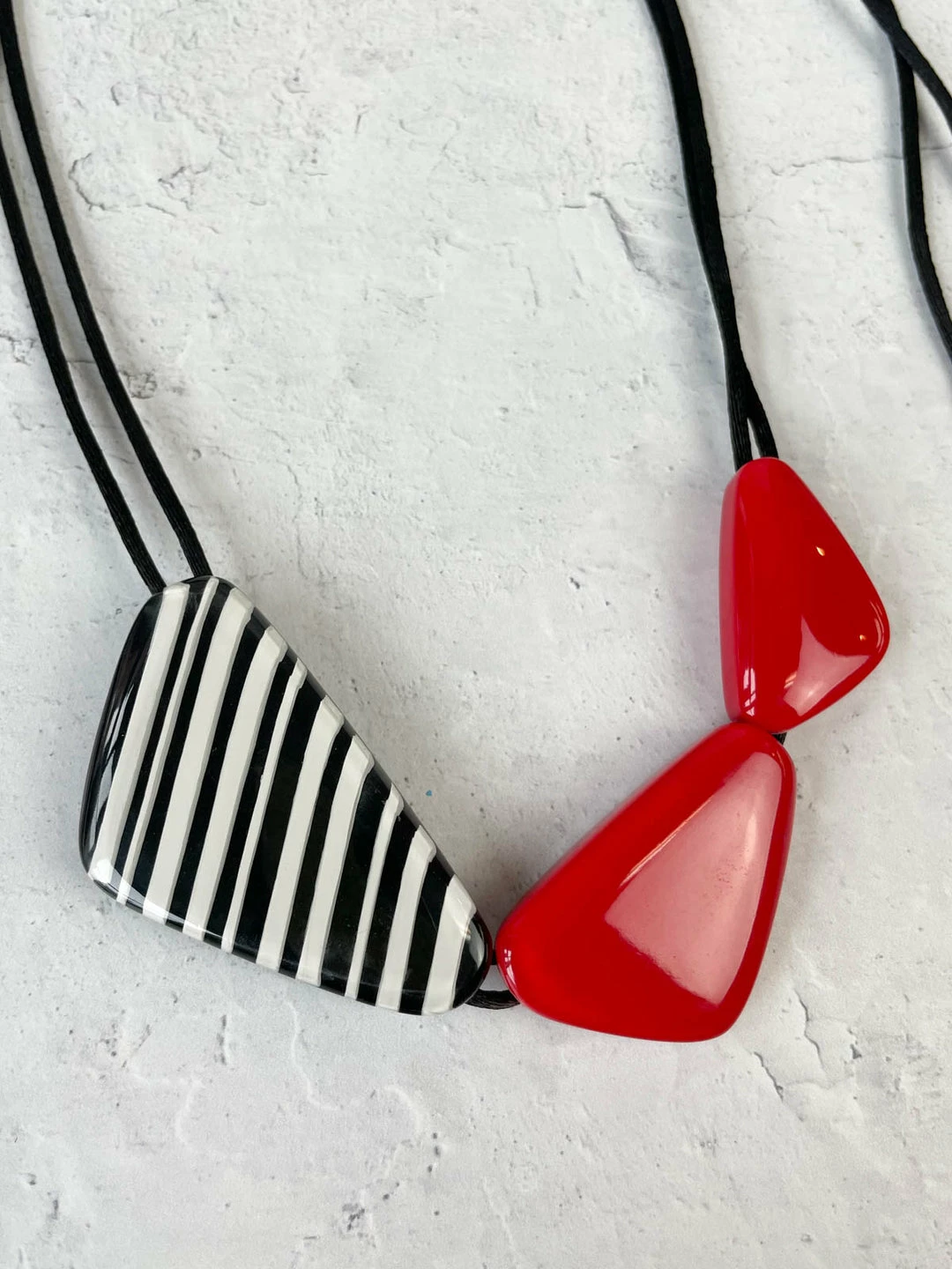 Zsiska Zsiska Olivia 3 Bead Adjustable Necklace, Red 4 Zsiska Zsiska Olivia 3 Bead Adjustable Necklace, Red